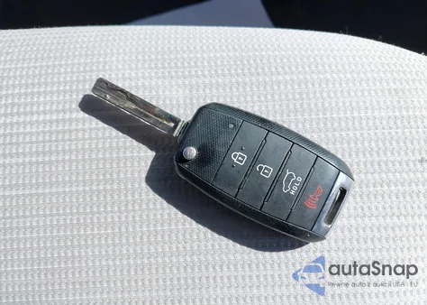 2015 Kia Sorento Lx z USA, uszkodzony, nr VIN 5XYKTCA65FG544534